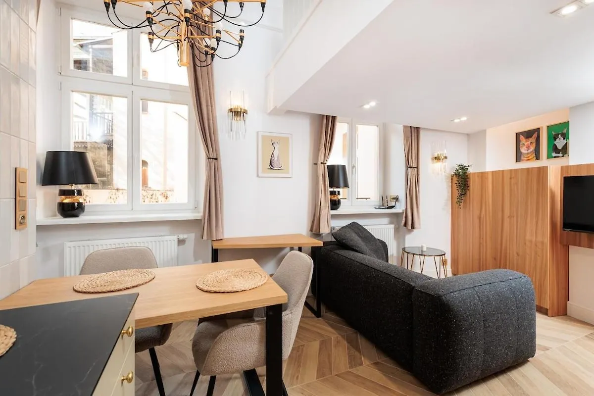 Urban Light Apartment - 3' Main Square - By Upstairs Krakow