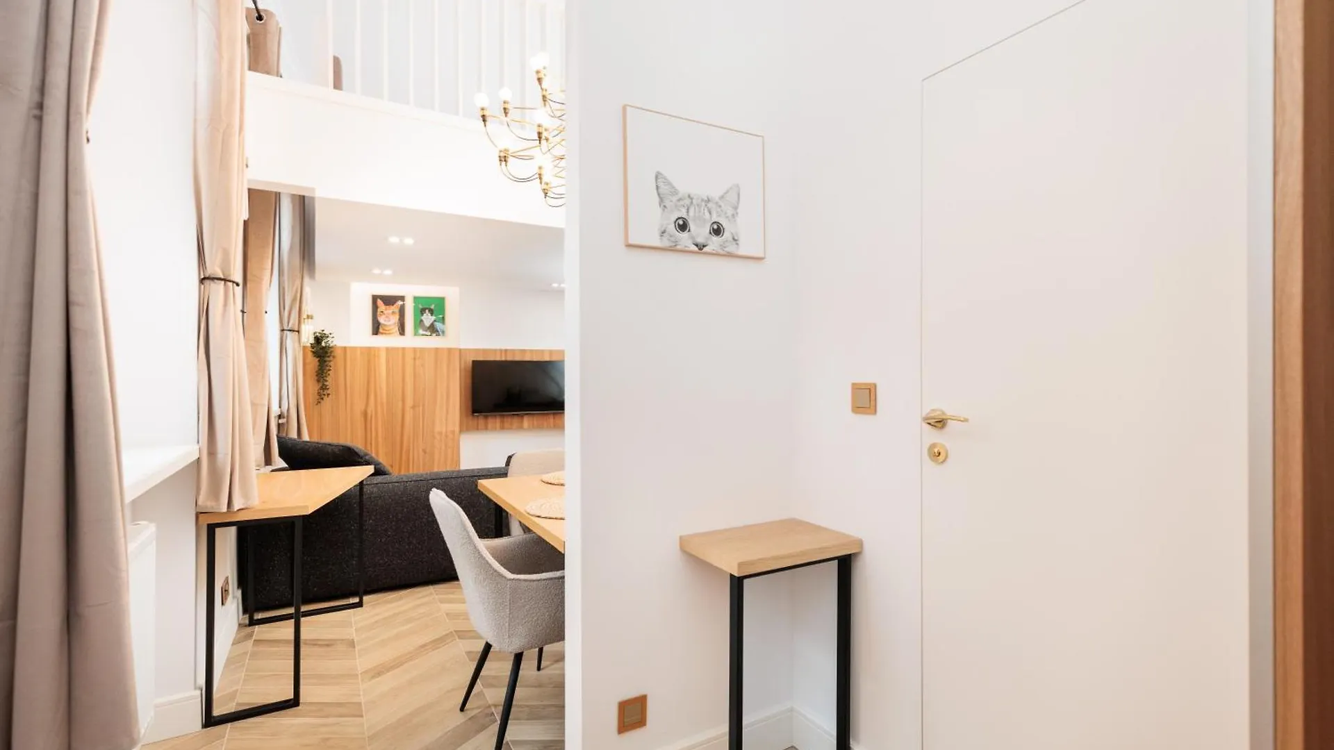Urban Light Apartment - 3' Main Square - By Upstairs Krakow