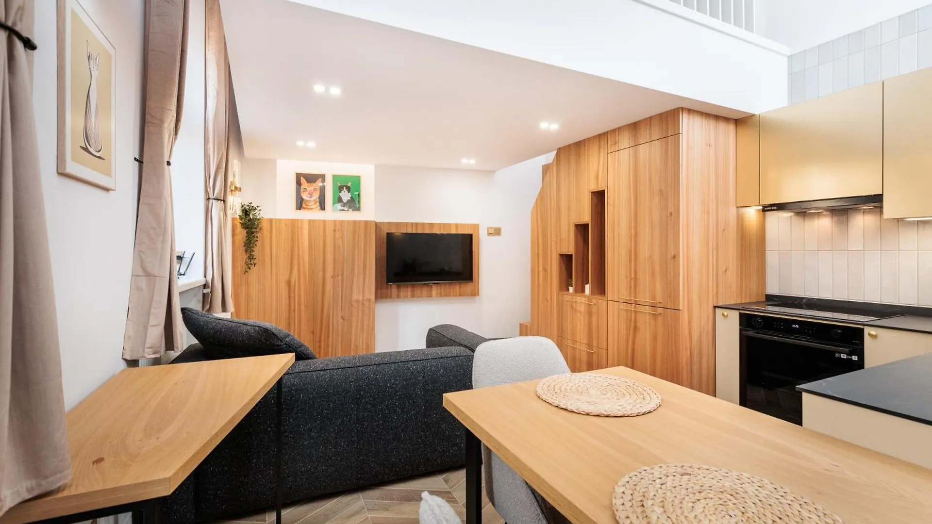 Urban Light Apartment - 3' Main Square - By Upstairs Krakow Polonya