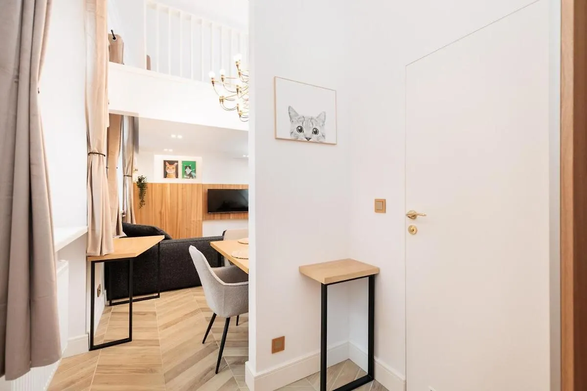Urban Light Apartment - 3' Main Square - By Upstairs Krakow