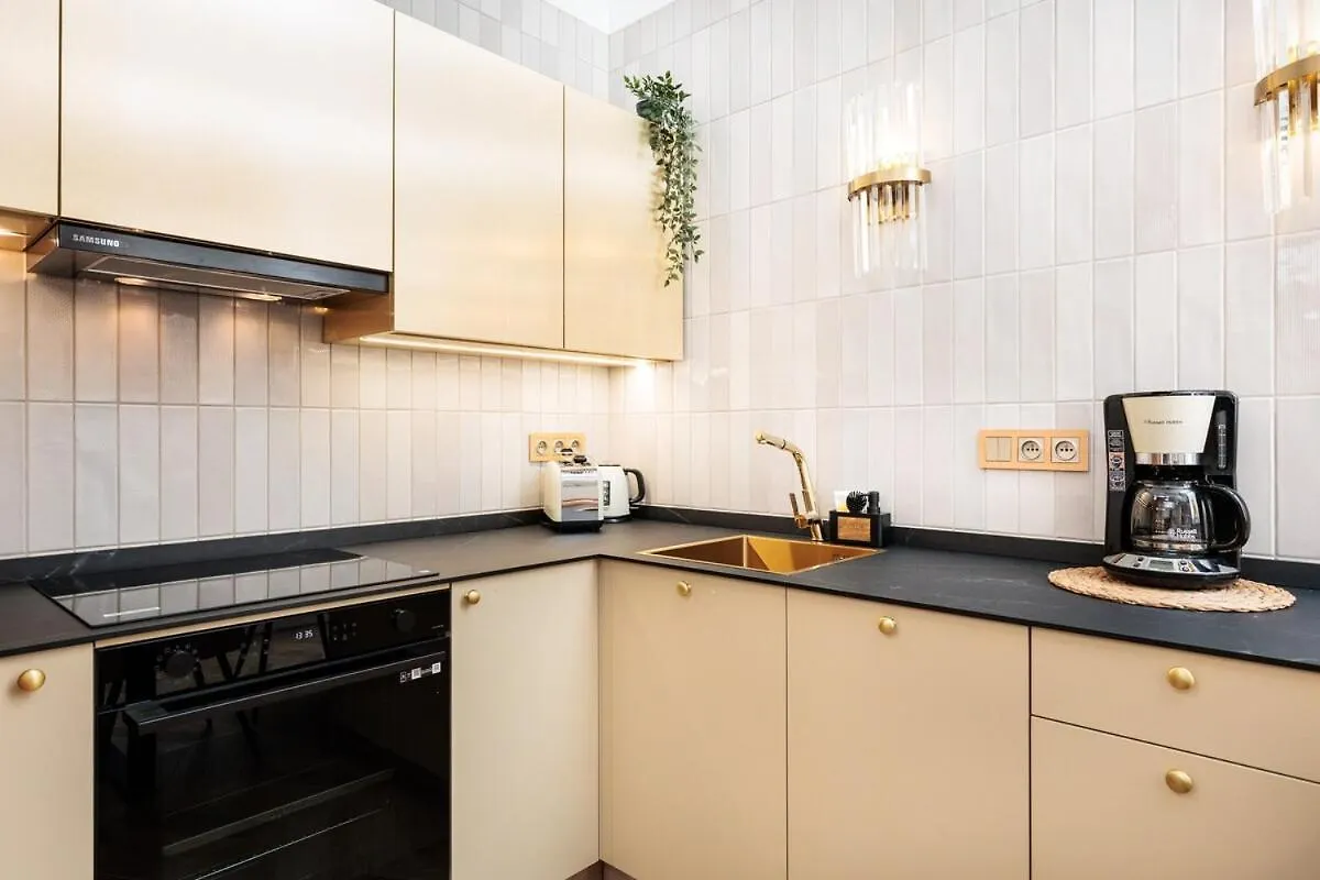 Urban Light Apartment - 3' Main Square - By Upstairs Krakow