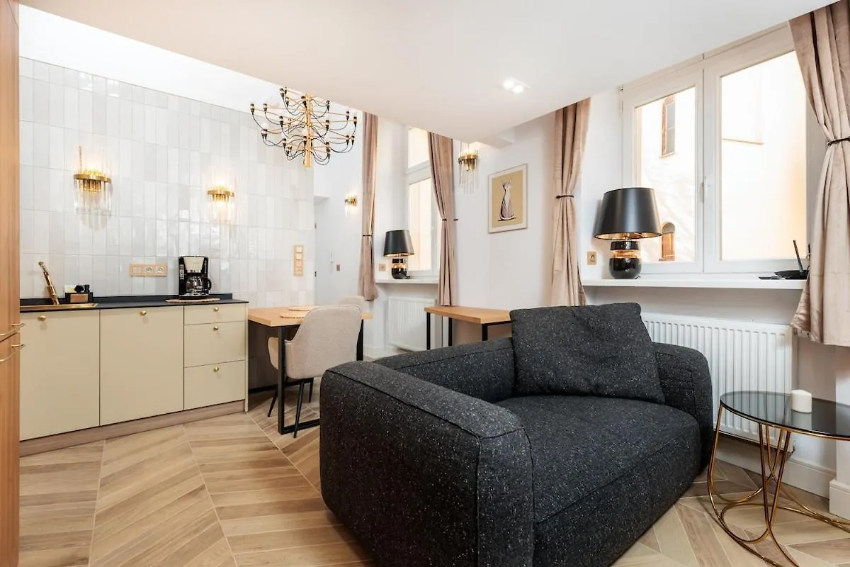 Urban Light Apartment - 3' Main Square - By Upstairs Krakow Poland