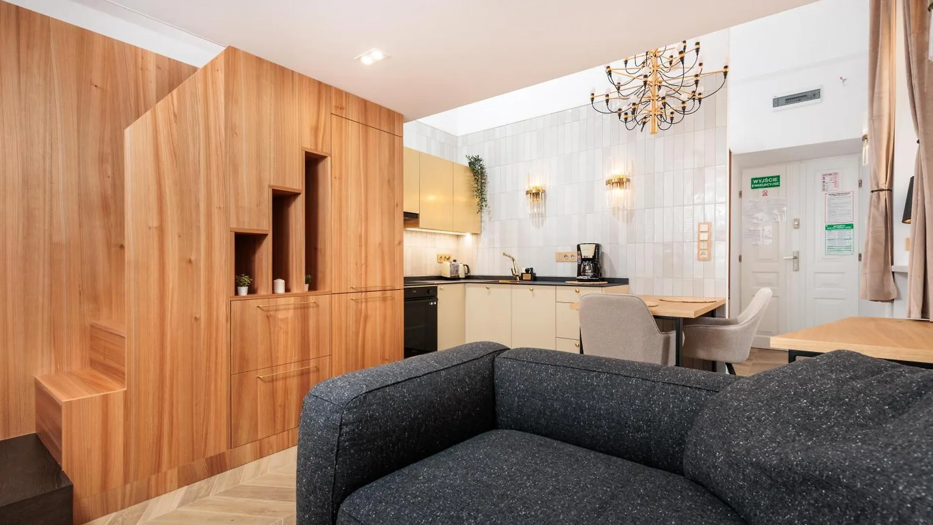 Urban Light Apartment - 3' Main Square - By Upstairs Krakow