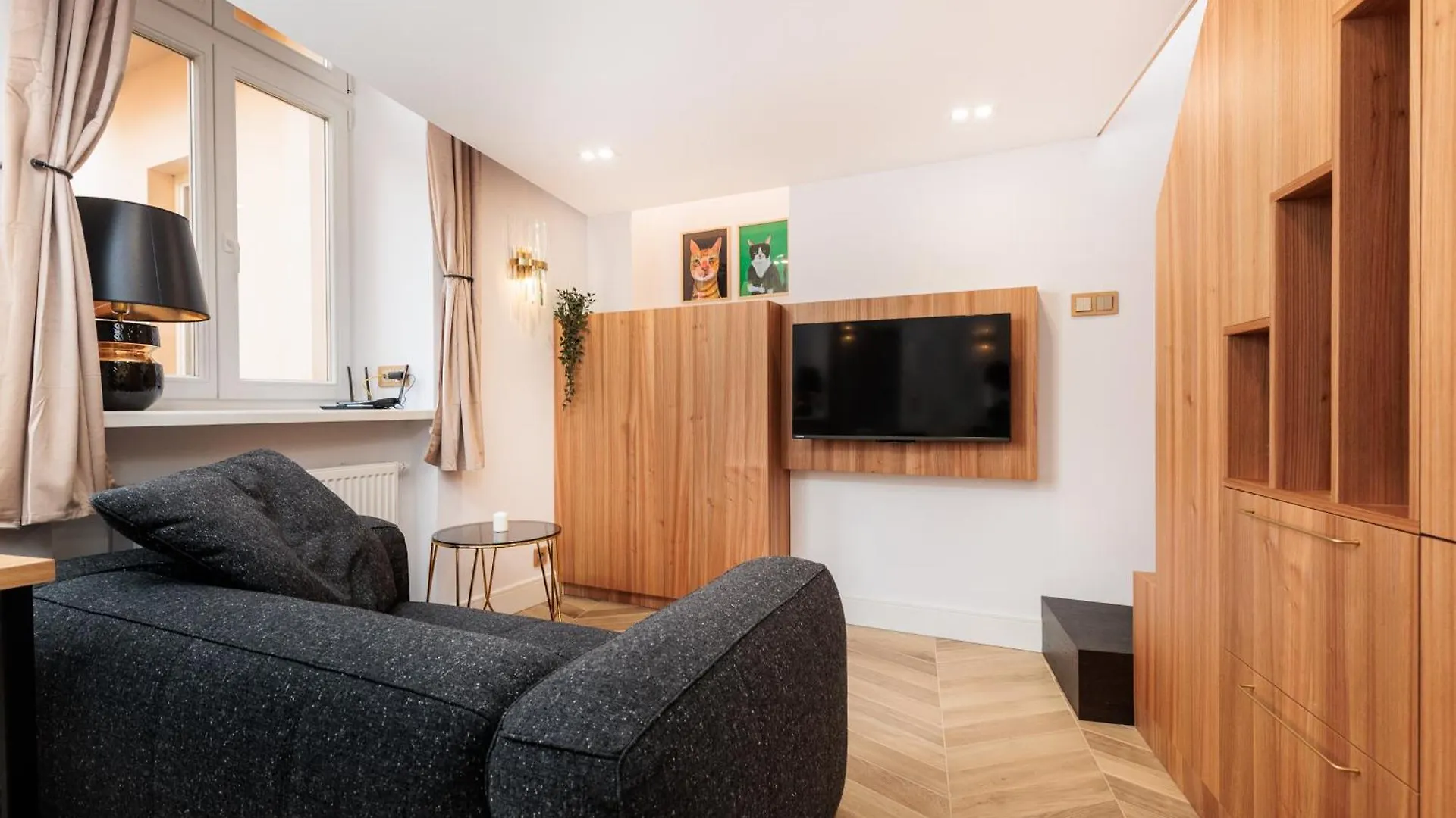 Urban Light Apartment - 3' Main Square - By Upstairs Krakow