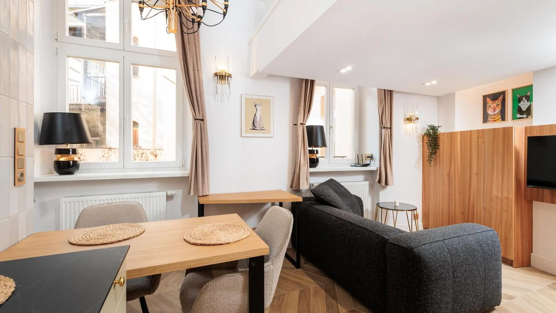 Urban Light Apartment - 3' Main Square - By Upstairs Krakow