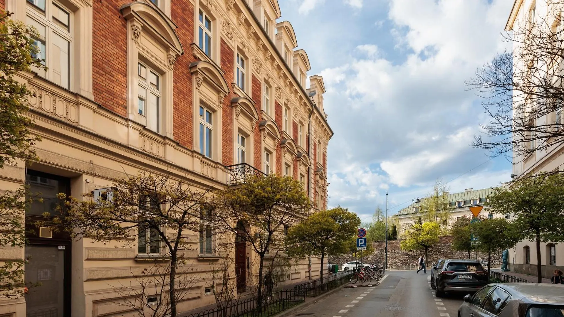 Urban Light Apartment - 3' Main Square - By Upstairs Krakow